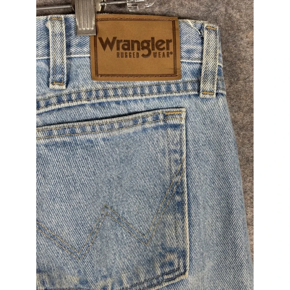 Wrangler Mens Jeans 38x32 Light Wash Denim Relaxed Fit Classic Casual‎